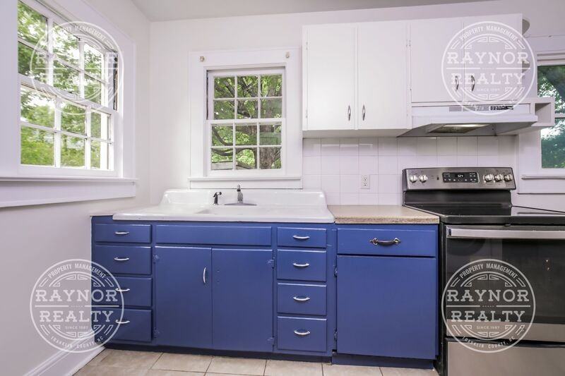 206 Layton St - Photo 4 of 16