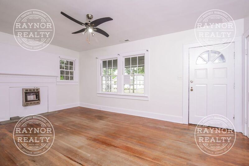 206 Layton St - Photo 5 of 16