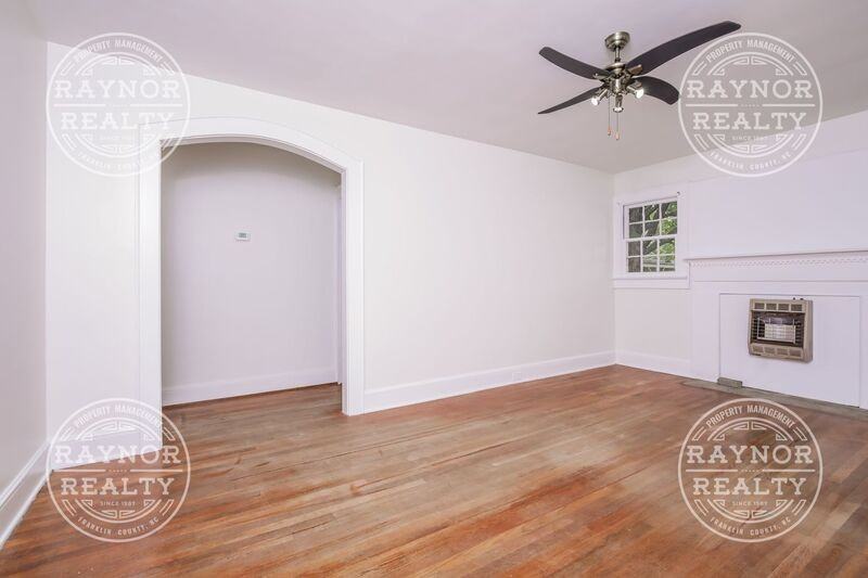 206 Layton St - Photo 6 of 16