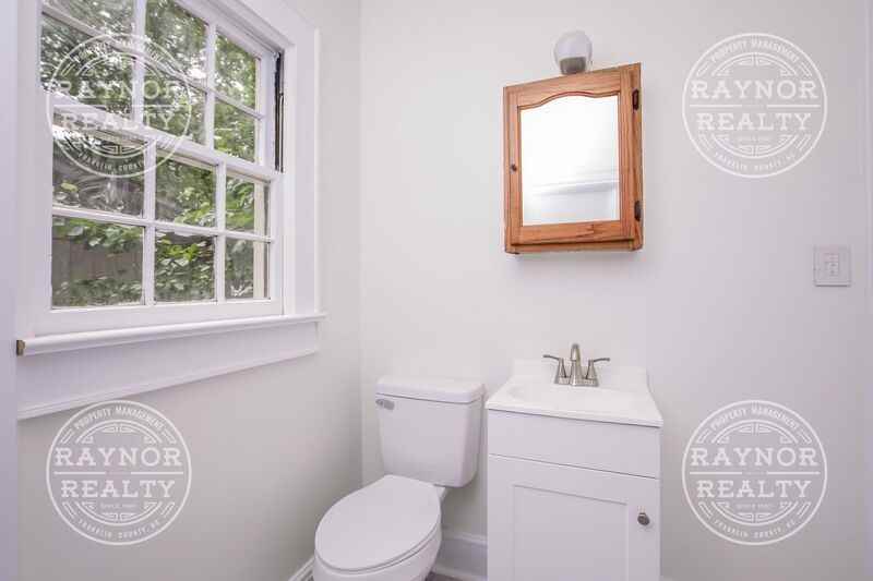 206 Layton St - Photo 7 of 16