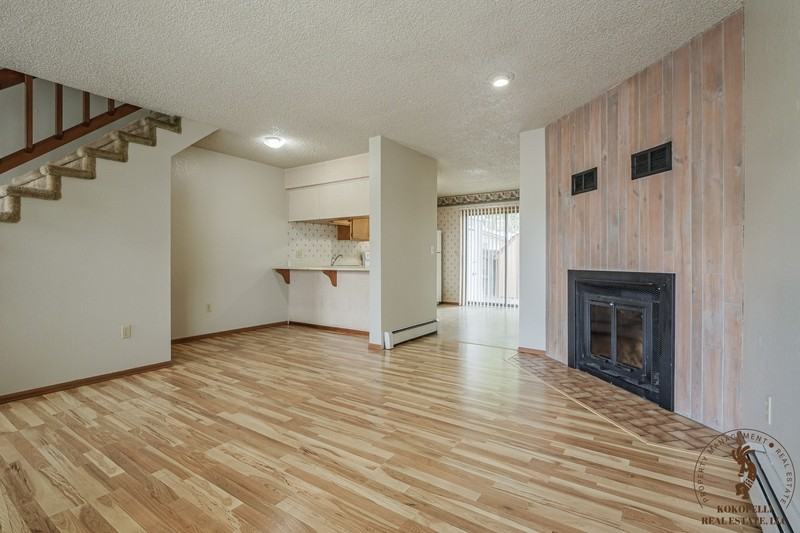 1305 Wellington Ave - Photo 3 of 7