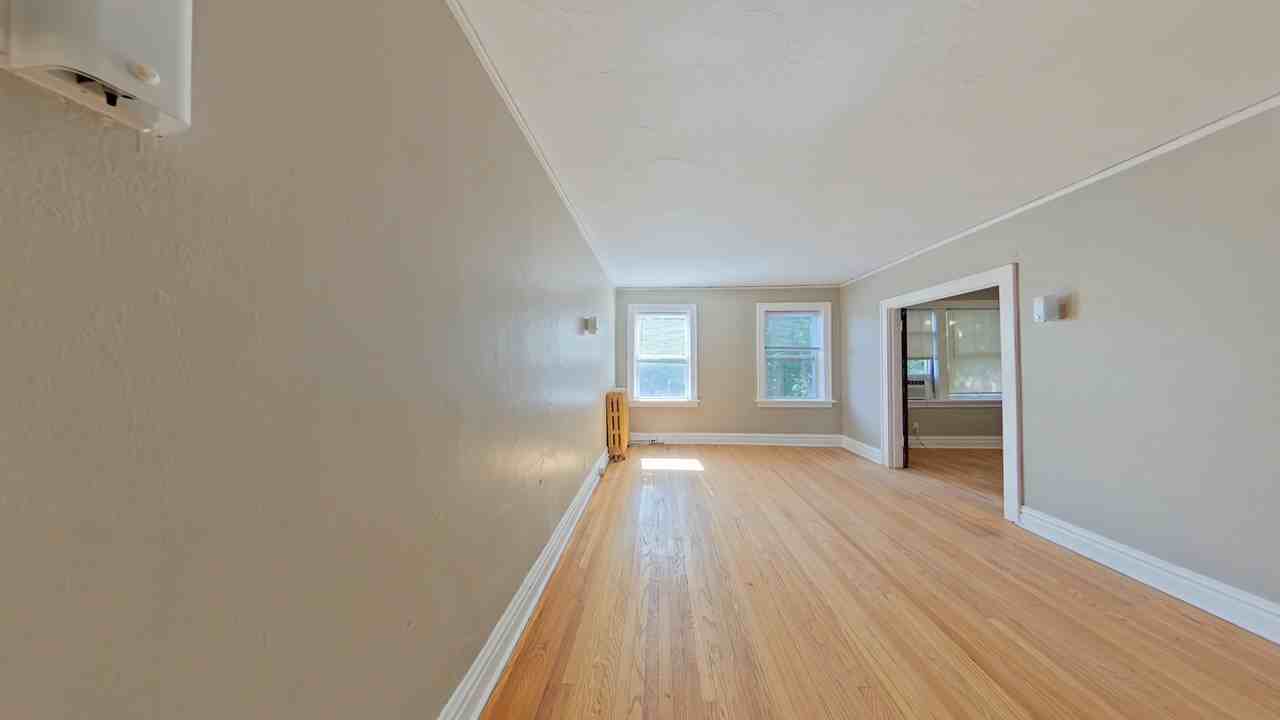 5618 South Grand Boulevard - Photo 2 of 27