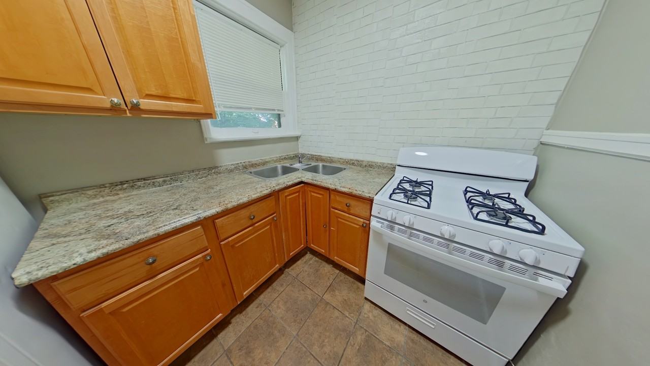 5618 South Grand Boulevard - Photo 6 of 27