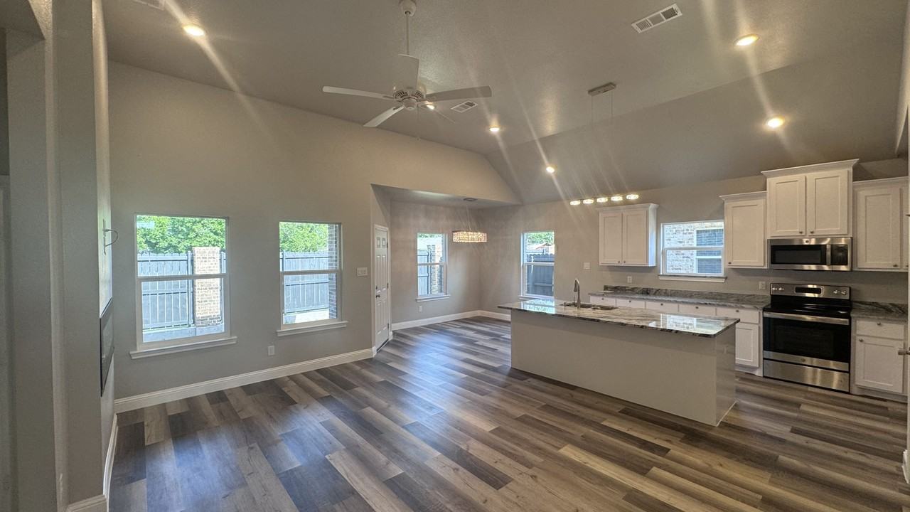 115 Hesed St #1 - Photo 4 of 25