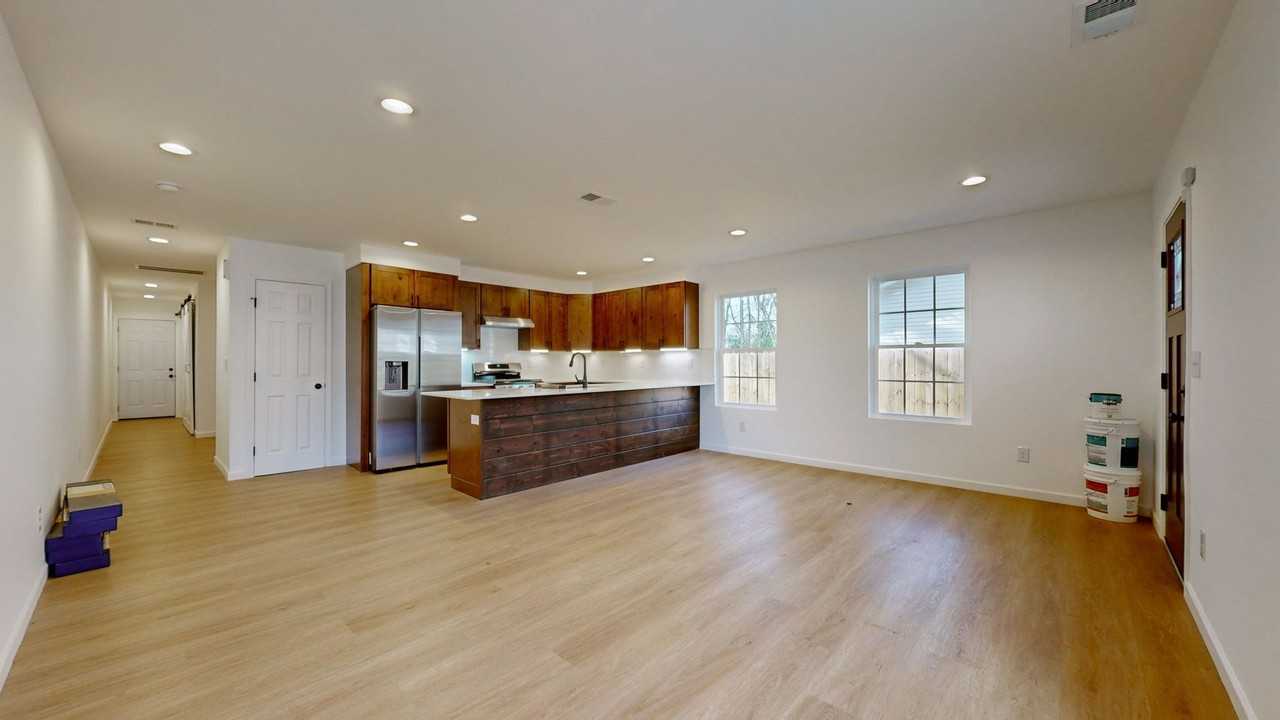 538 E State St #1 - Photo 5 of 27