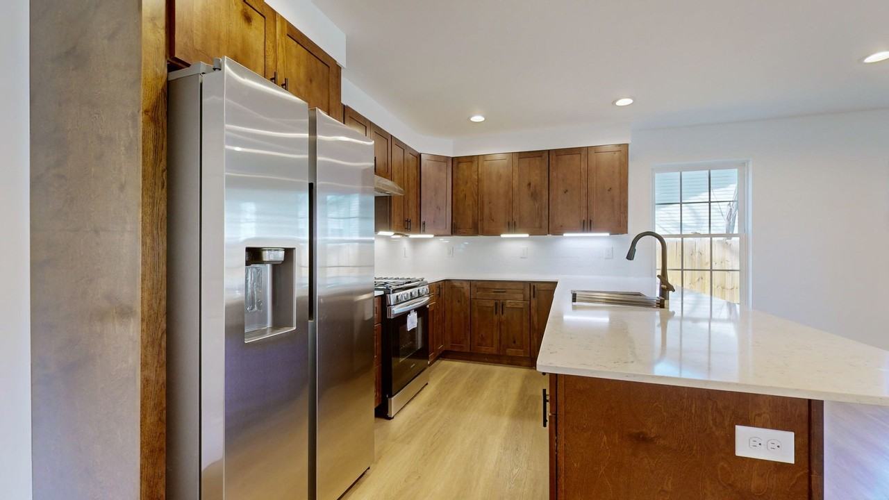 538 E State St #1 - Photo 6 of 27