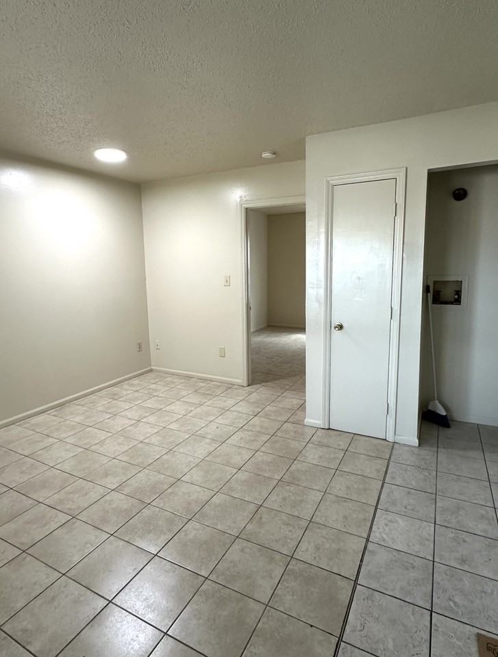 951 Bellmore Avenue - Photo 4 of 10