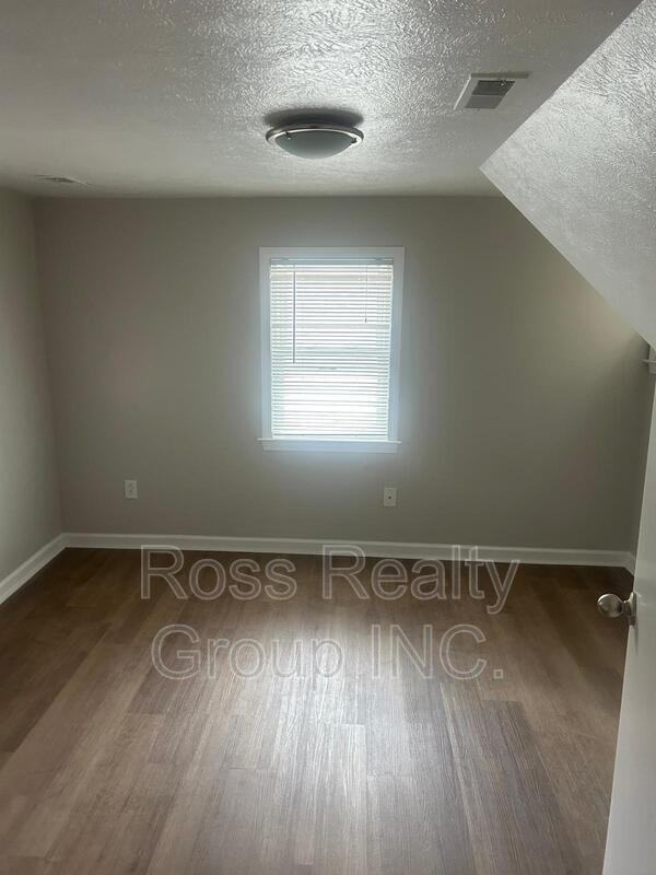 724 Plymouth St - Photo 3 of 7