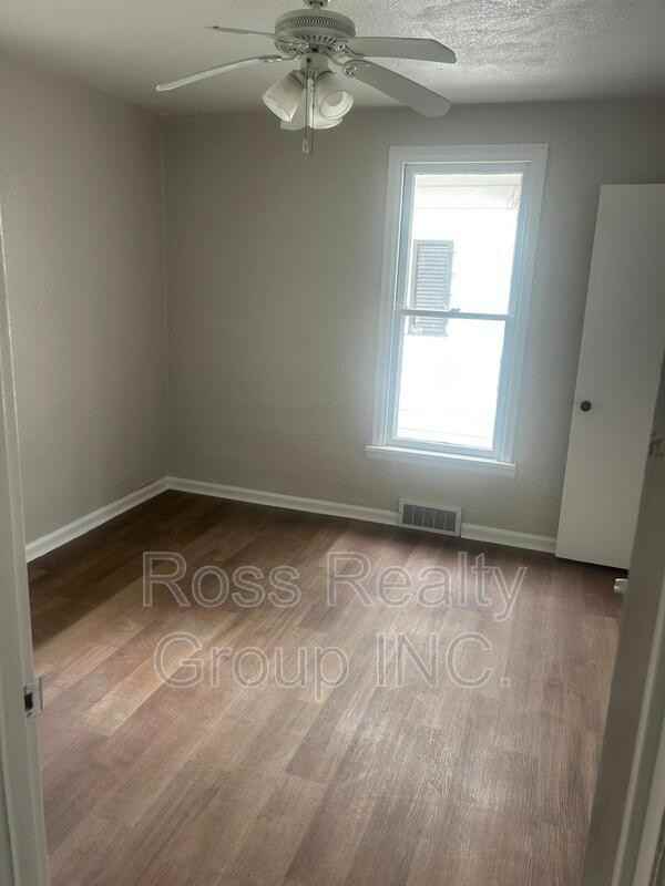 724 Plymouth St - Photo 4 of 7