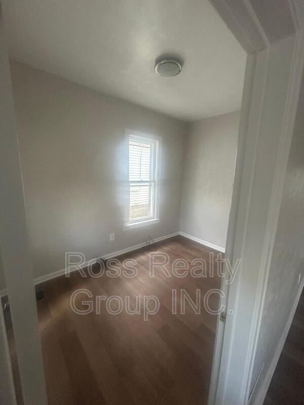 724 Plymouth St - Photo 5 of 7
