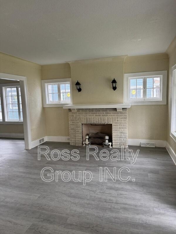 1420 Addington Rd - Photo 2 of 9