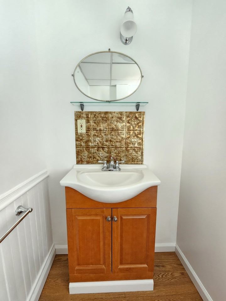 257 Center Street - Photo 4 of 19