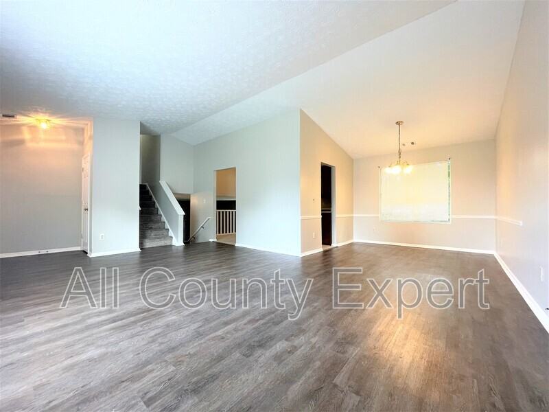 7156 Lone Oak Way - Photo 4 of 21