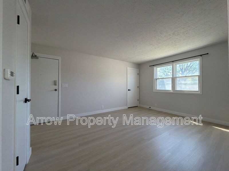 3609 N 60th St #7 - Photo 2 of 10
