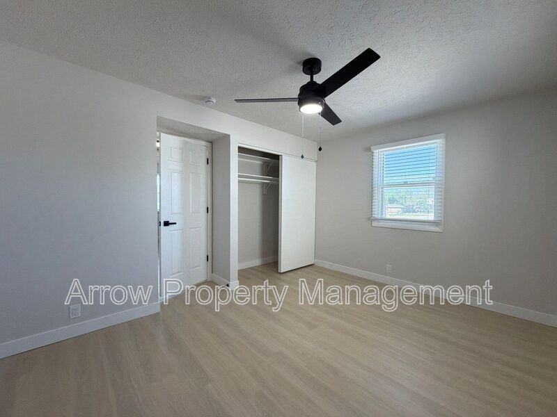3609 N 60th St #7 - Photo 5 of 10