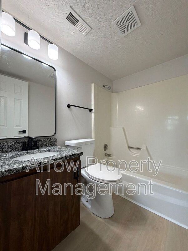3609 N 60th St #7 - Photo 6 of 10
