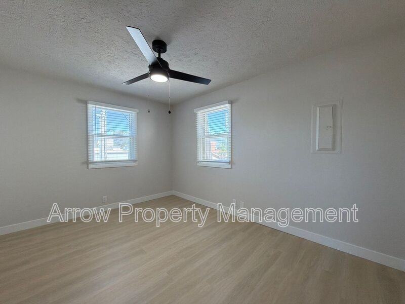 3609 N 60th St #7 - Photo 7 of 10