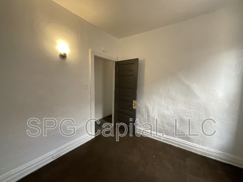 901 W King St - Photo 5 of 10