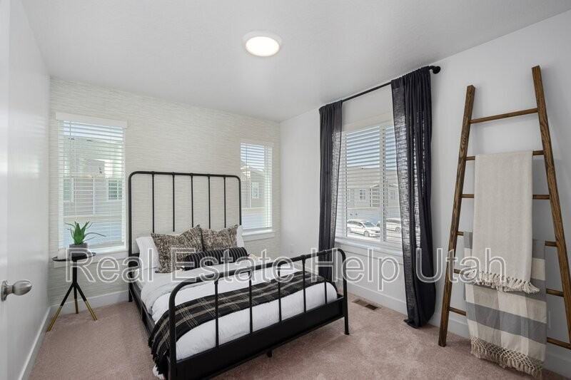 281 Westnorth - Photo 4 of 36