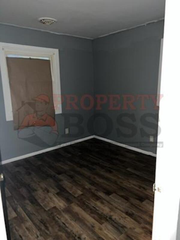 934 Henry St - Photo 6 of 9