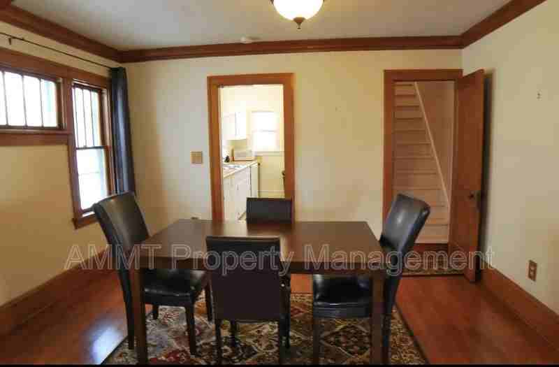 421 19th St Ne - Photo 4 of 28