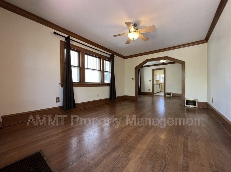 421 19th St Ne - Photo 5 of 28
