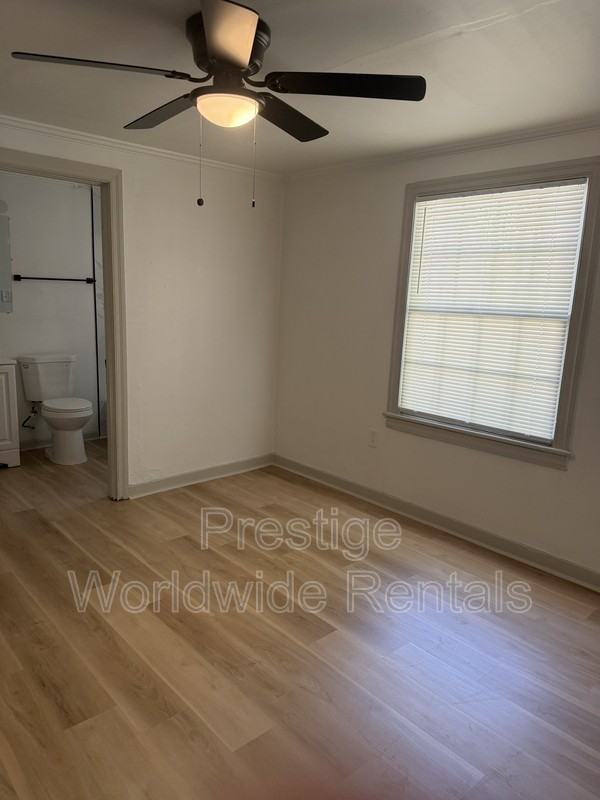 1051 43rd St - Photo 5 of 6
