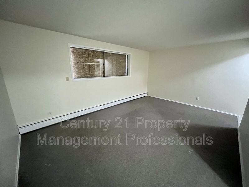 10824-112 Street Nw #101 - Photo 6 of 13