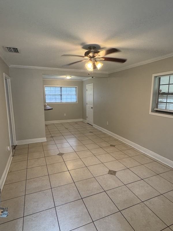 2802 Southwood Dr - Photo 3 of 10