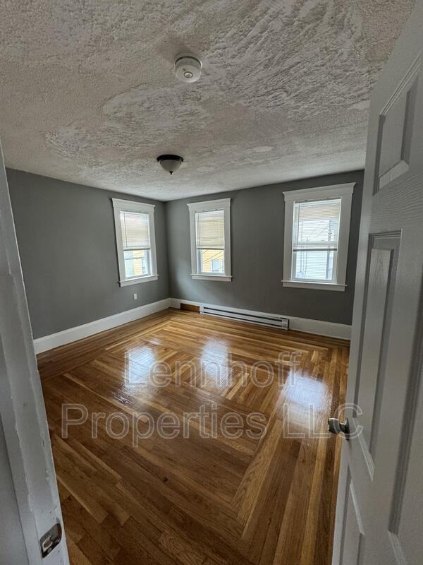 19 Union St - Photo 3 of 11