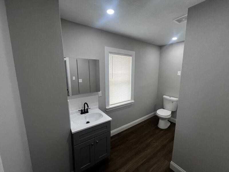 193 Reynolds St - Photo 3 of 8