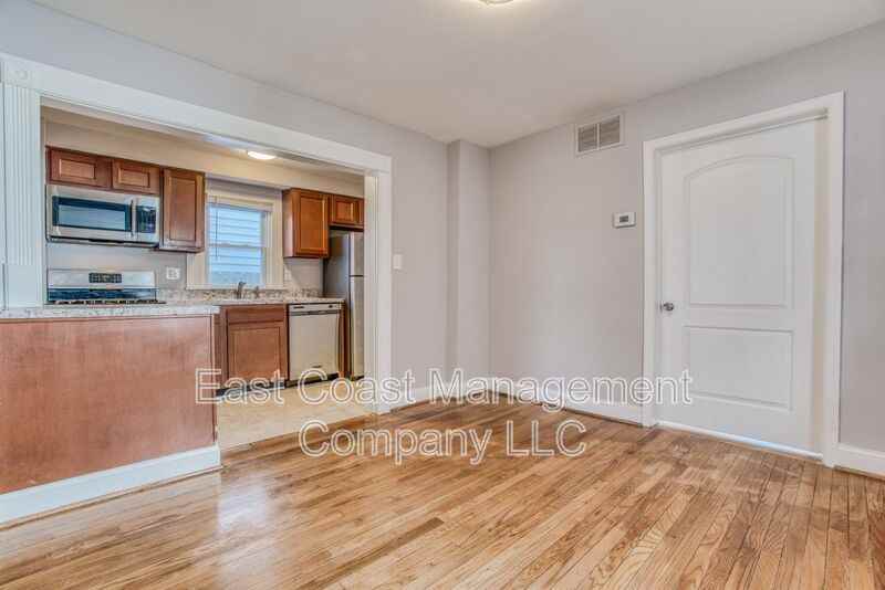 214 Center St - Photo 2 of 47