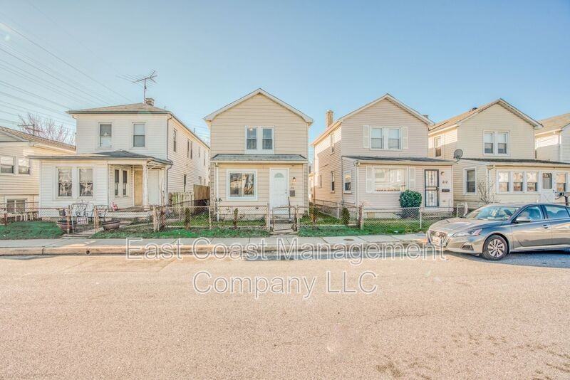 214 Center St - Photo 4 of 47