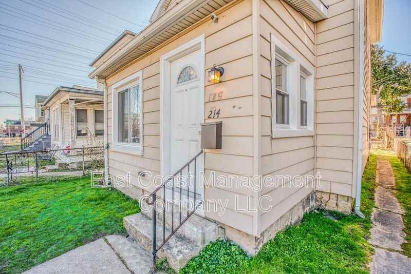214 Center St - Photo 6 of 47