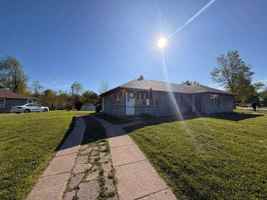 featured image of 3001 Oakdale Ave