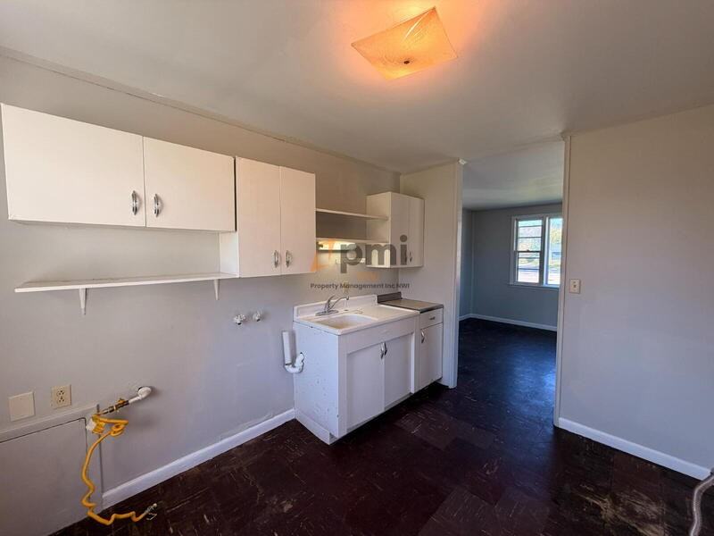 3001 Oakdale Ave - Photo 5 of 14