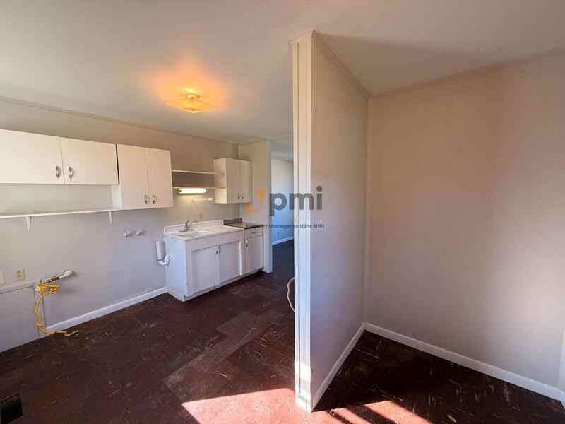 3001 Oakdale Ave - Photo 6 of 14