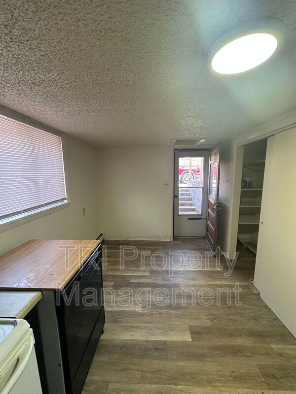 1017 1/2 Cranford Pl - Photo 3 of 13