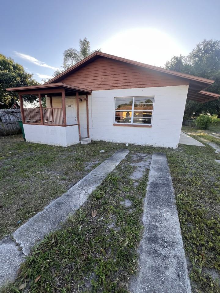 808 Johnson Street - Photo 2 of 18