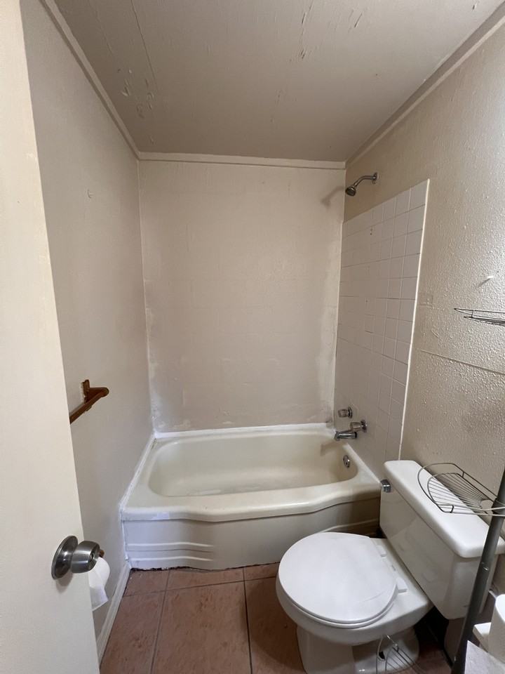 808 Johnson Street - Photo 7 of 18