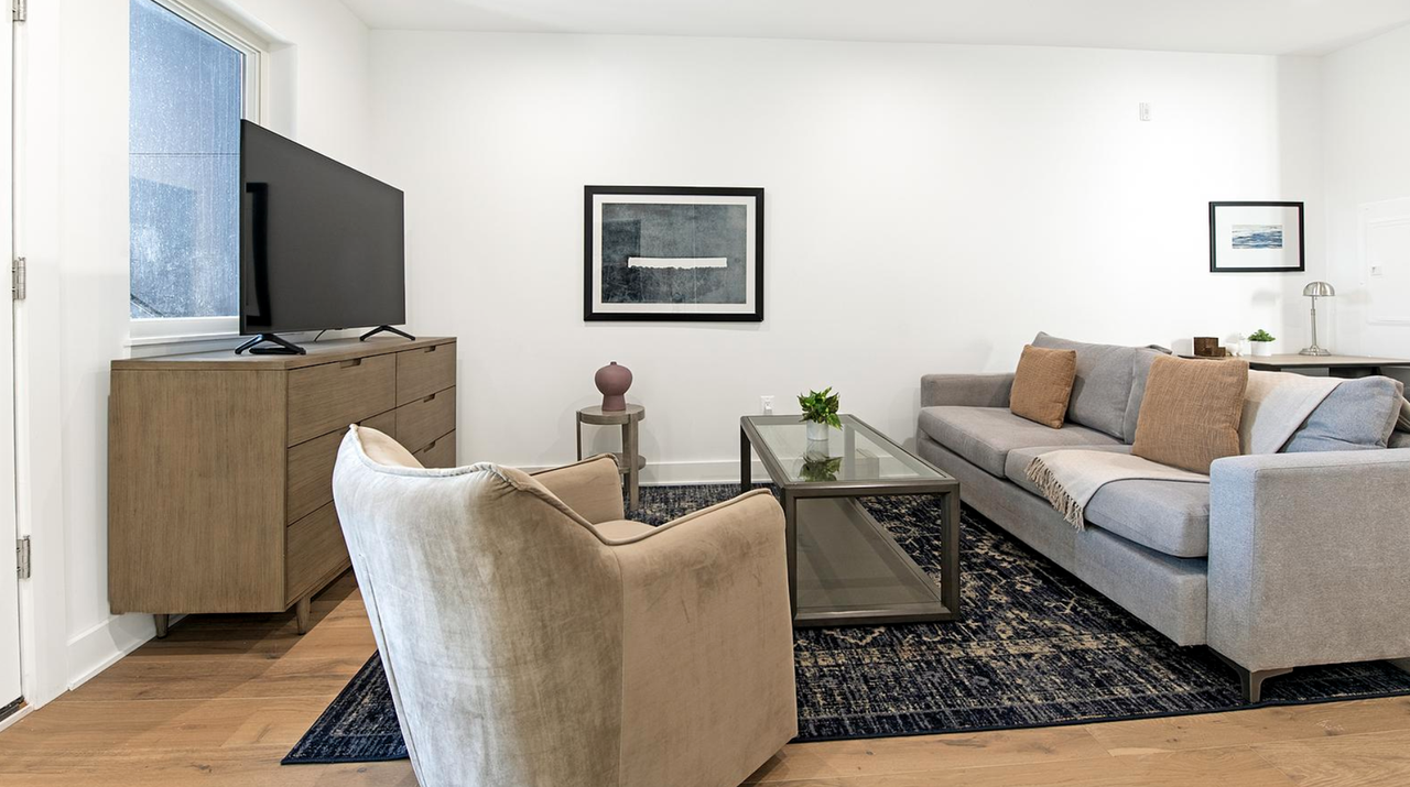 1335 Pennsylvania Avenue Southeast - Photo 4 of 7