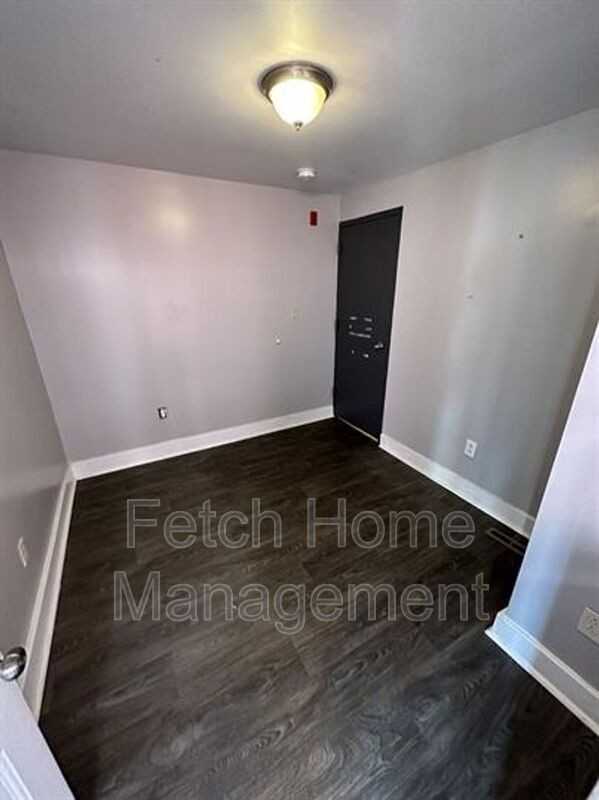 208 W Vine St #4 - Photo 7 of 12