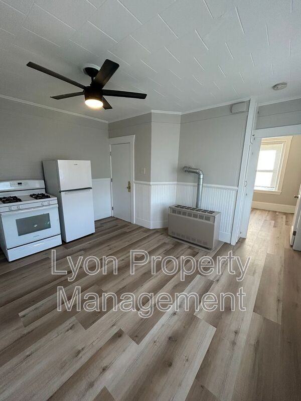 415 Main St #5 - Photo 2 of 14
