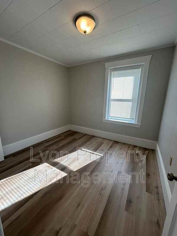 415 Main St #5 - Photo 7 of 14