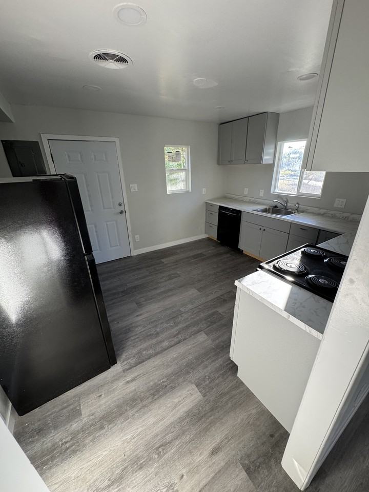 1210 7th Avenue South - Photo 3 of 15