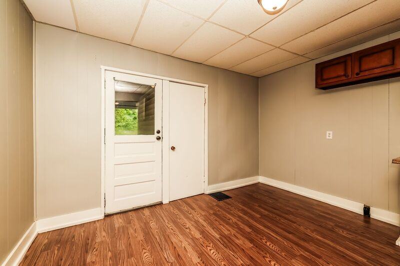 1601 Edwards Ave - Photo 6 of 10