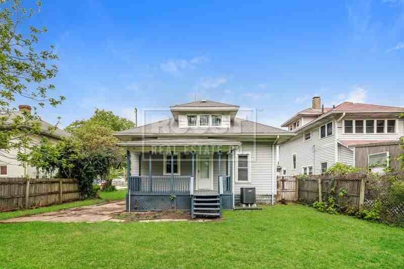 363 E Cecil St - Photo 3 of 10