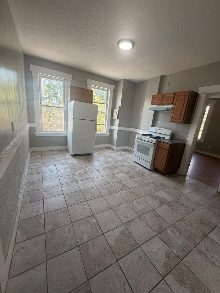 70 - 72 Shelton Avenue - Photo 4 of 6