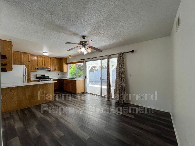 29421 Abelia Rd - Photo 5 of 14