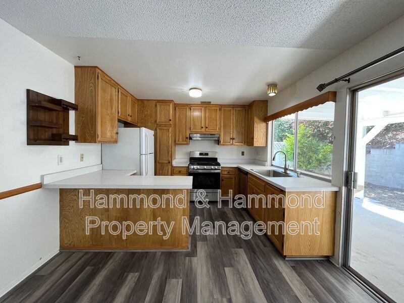 29421 Abelia Rd - Photo 6 of 14